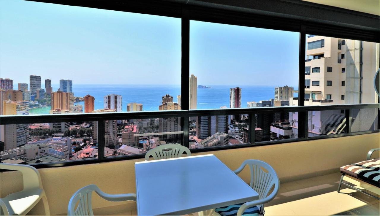 Seaside Oasis: Beachfront With Pool Apartment *