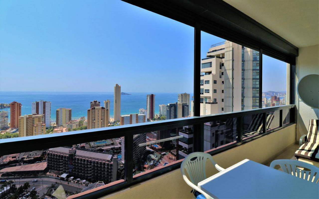 Seaside Oasis: Beachfront With Pool Apartment *